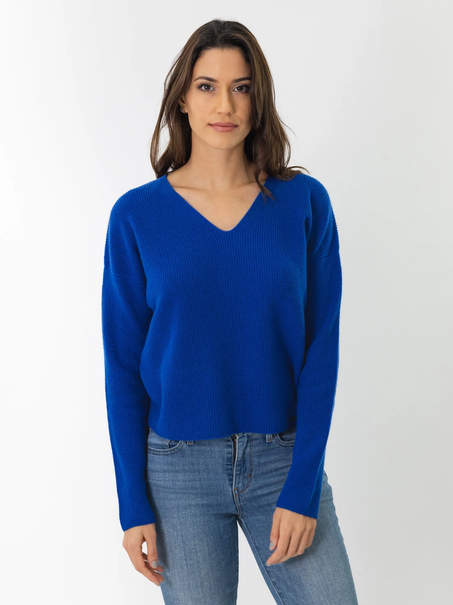 CANGGU V NECK SWEATER