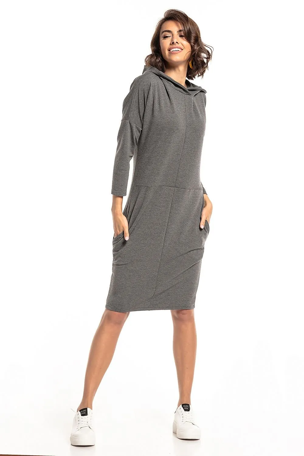 Chic Knit Hooded Day Dress with Practical Pockets